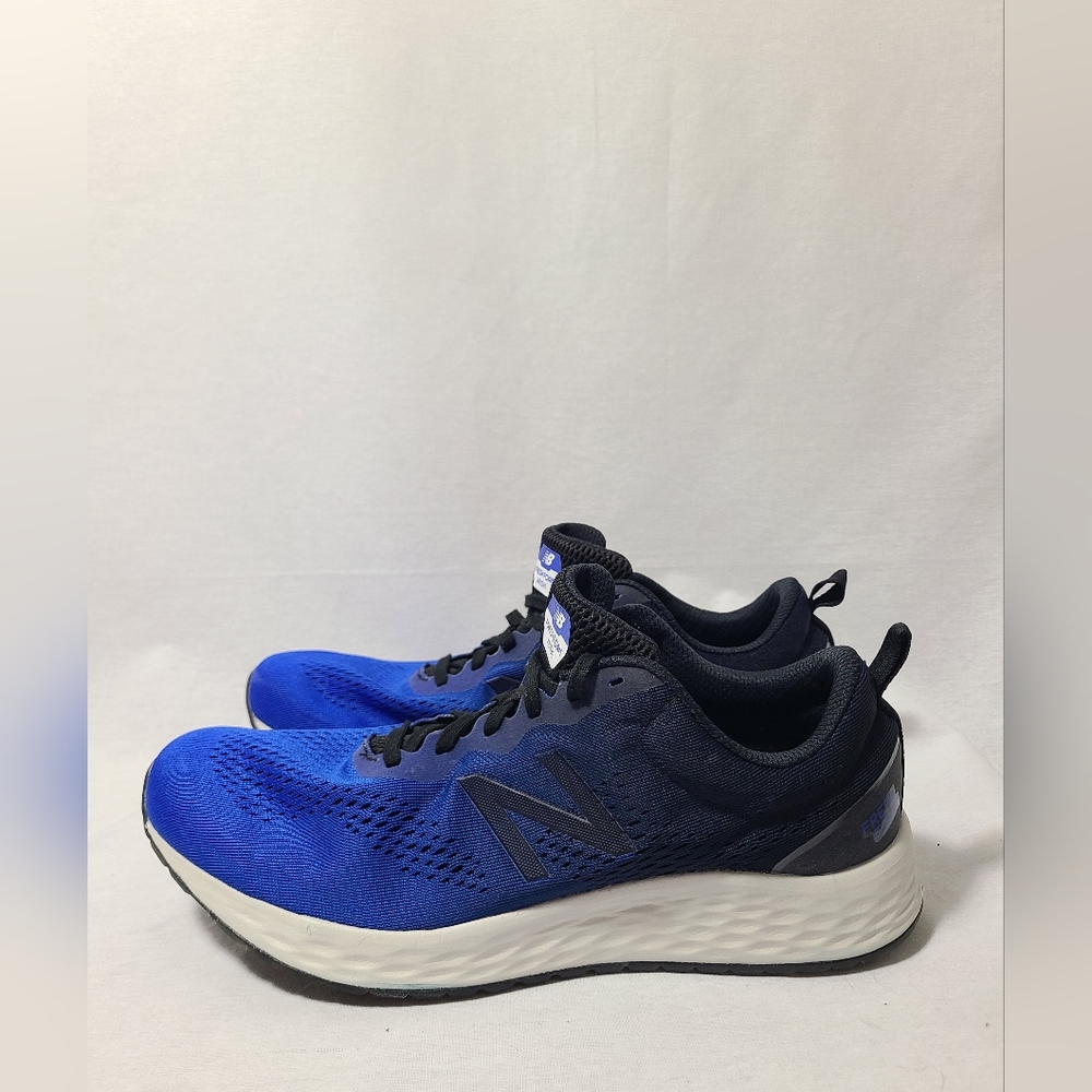 Mens NEW BALANCE Fresh foam running shoes- Size 11